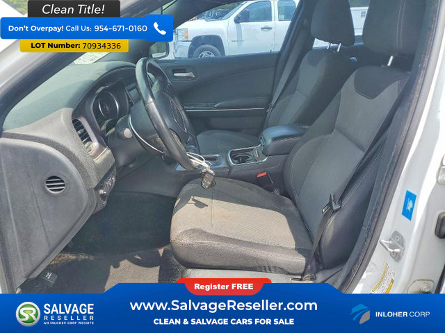 Used 2015 Dodge Charger SE w/ Sport Appearance Group RWD image 9