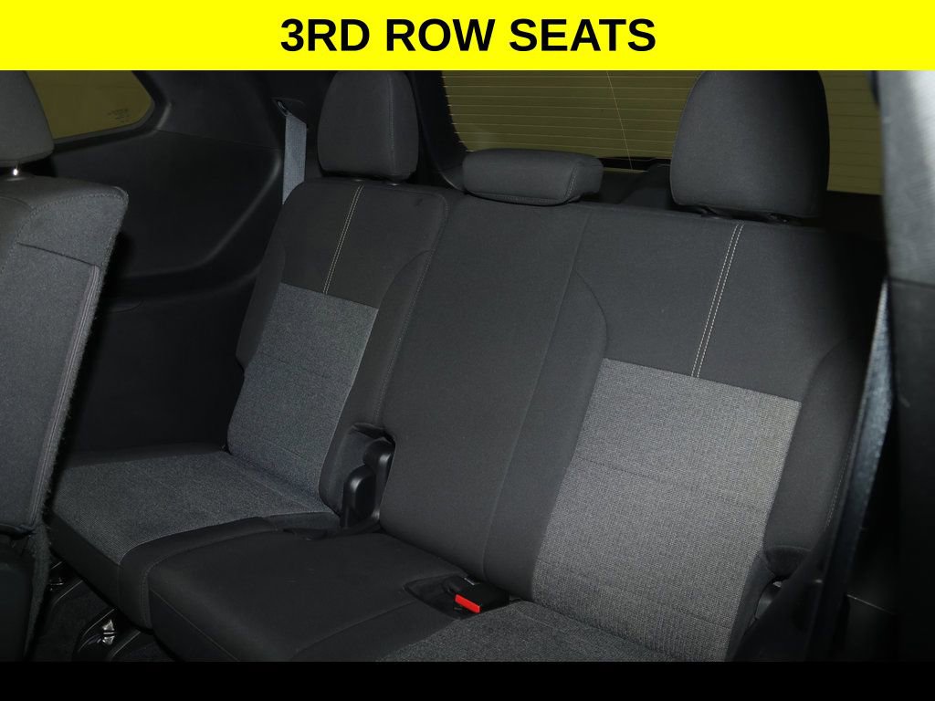 Used 2025 GMC Acadia Elevation image 8