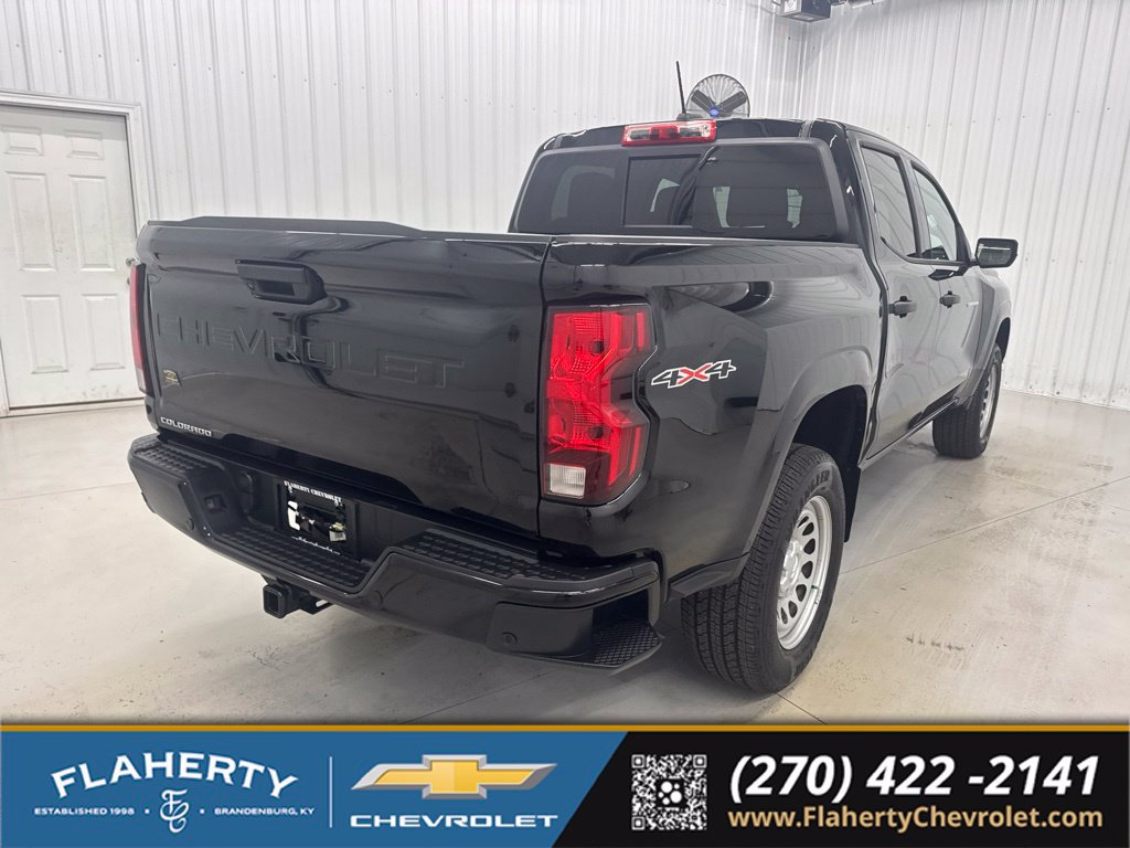 Used 2025 Chevrolet Colorado W/T w/ Advanced Trailering Package AWD/4WD image 3