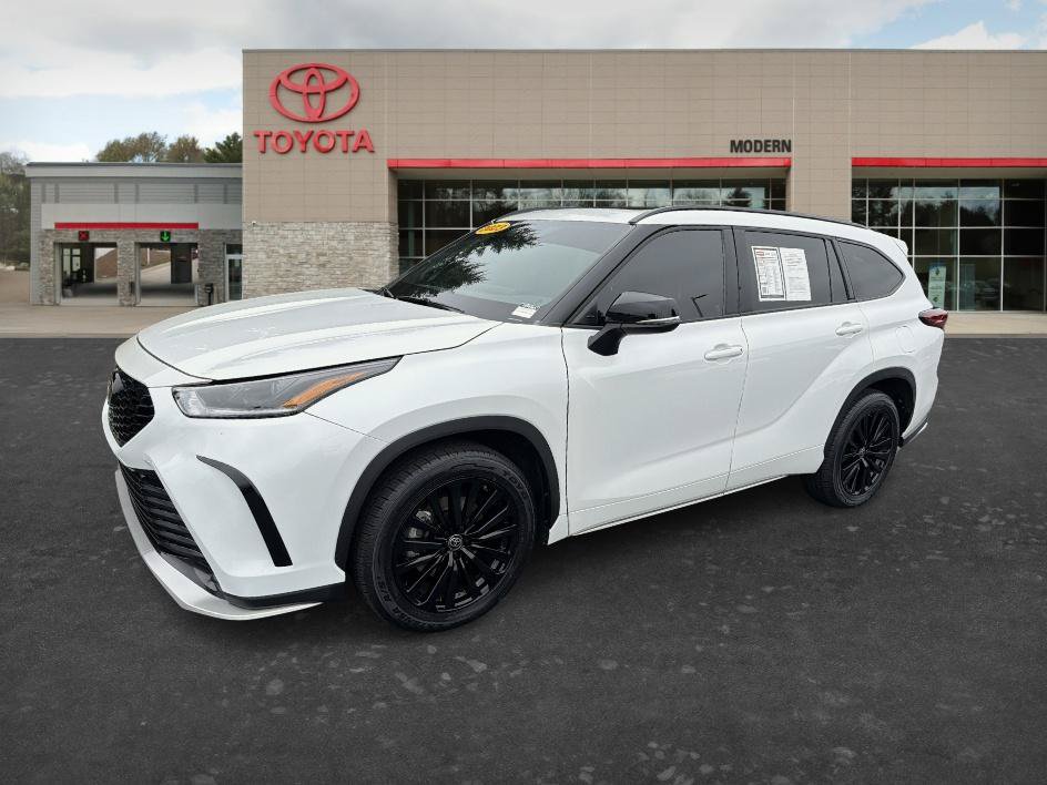 Used 2023 Toyota Highlander XSE
