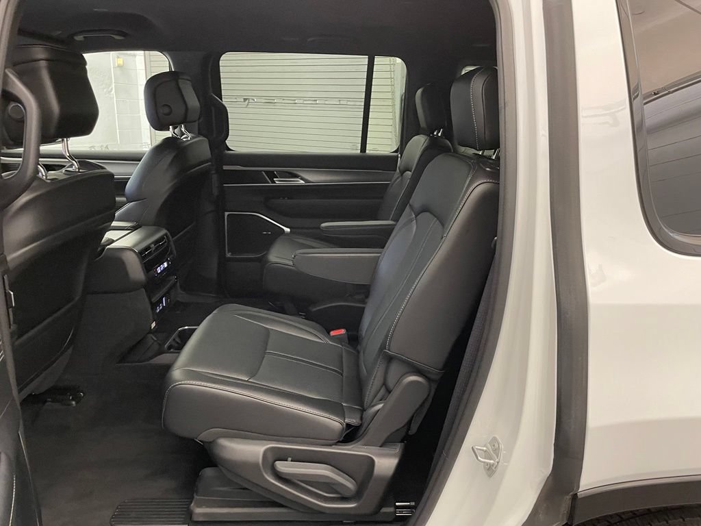 New 2026 Jeep Grand Wagoneer 2WD image 19