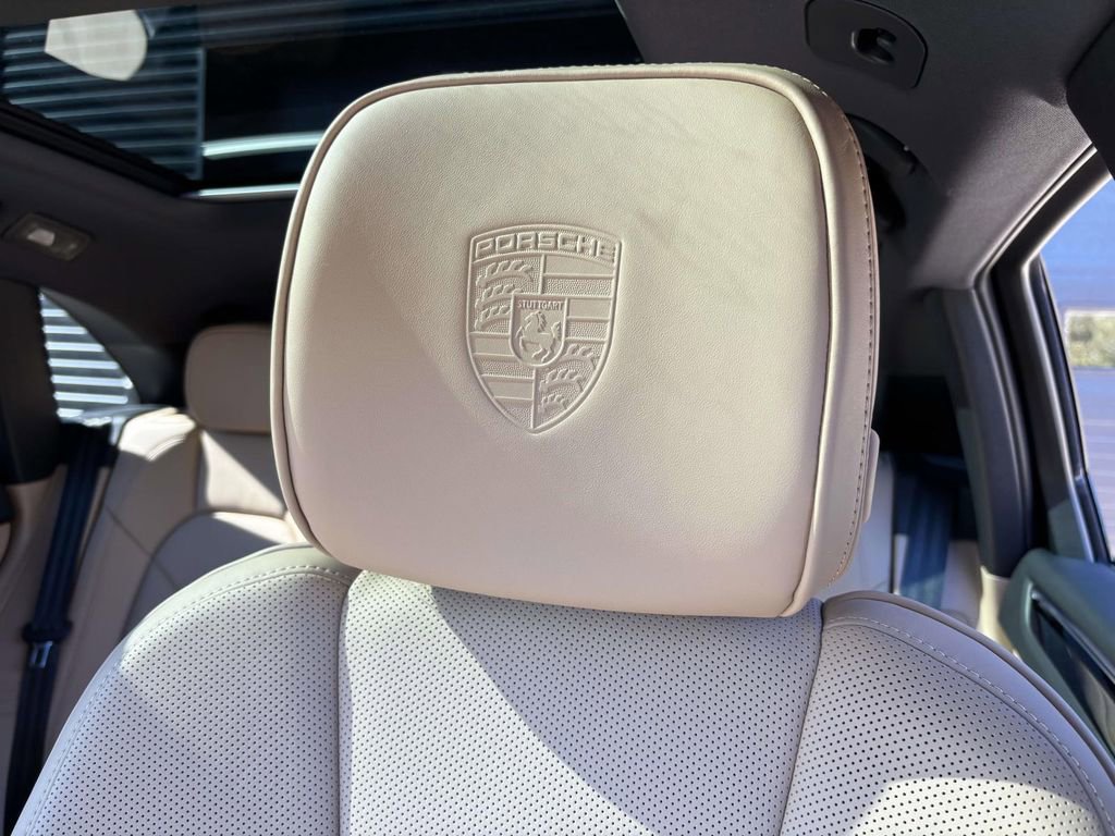 New 2026 Porsche Macan image 22