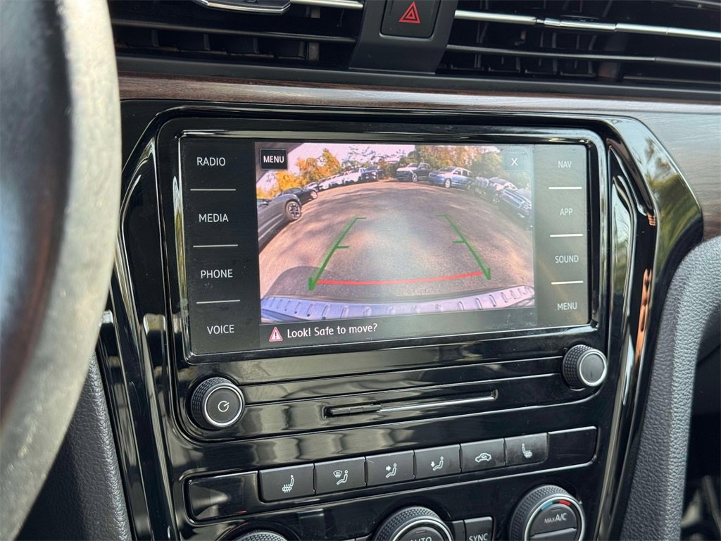 Used 2020 Volkswagen Passat 2.0T SEL image 7