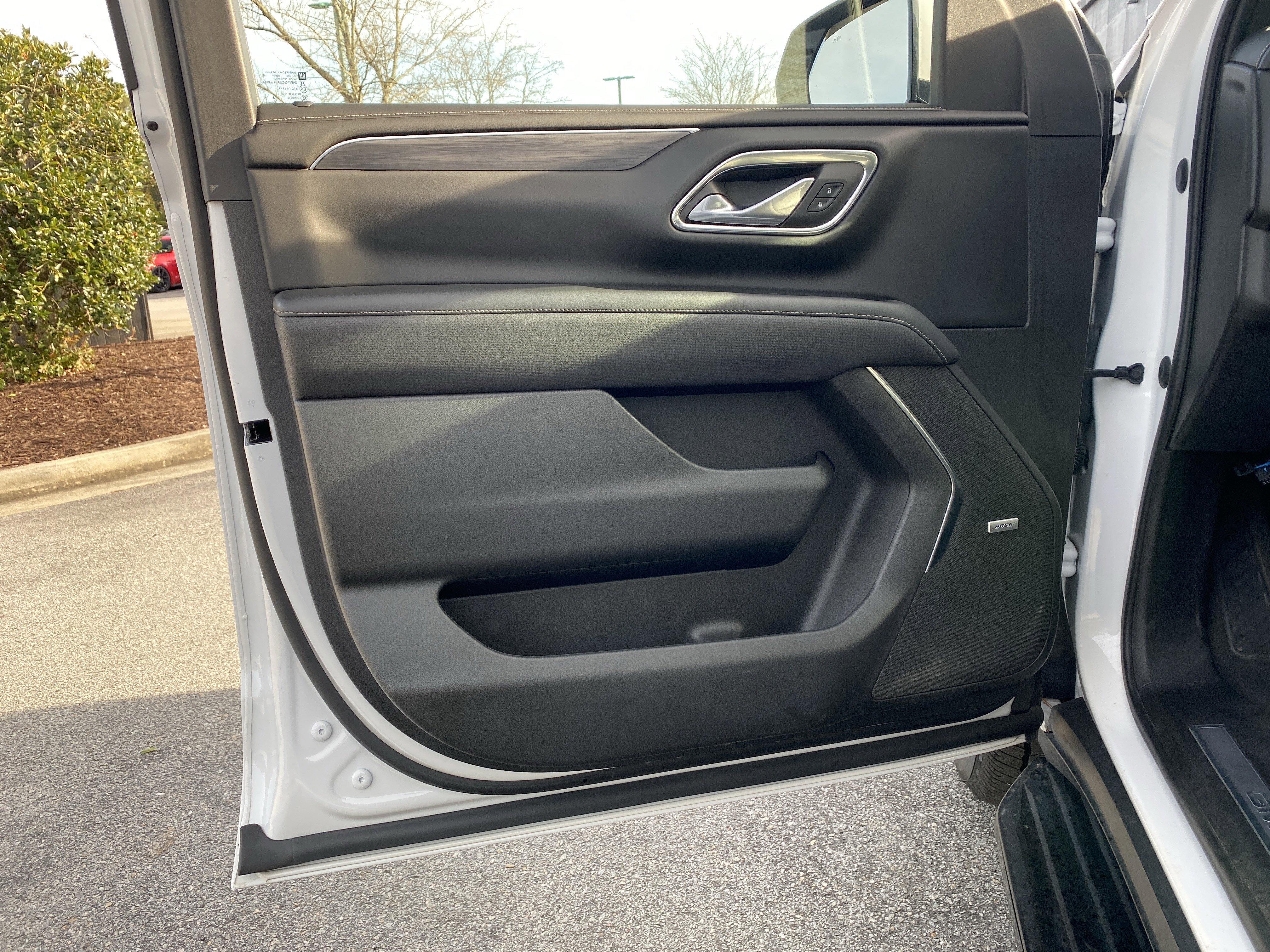 Used 2023 GMC Yukon SLT image 24