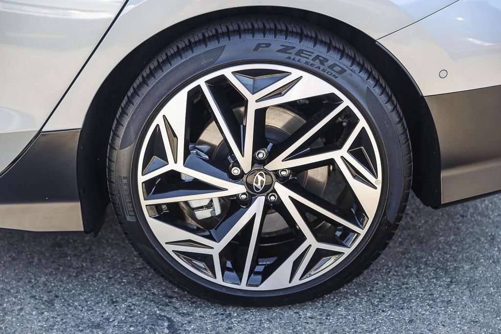 Certified 2024 Hyundai Ioniq 6 Limited RWD image 8