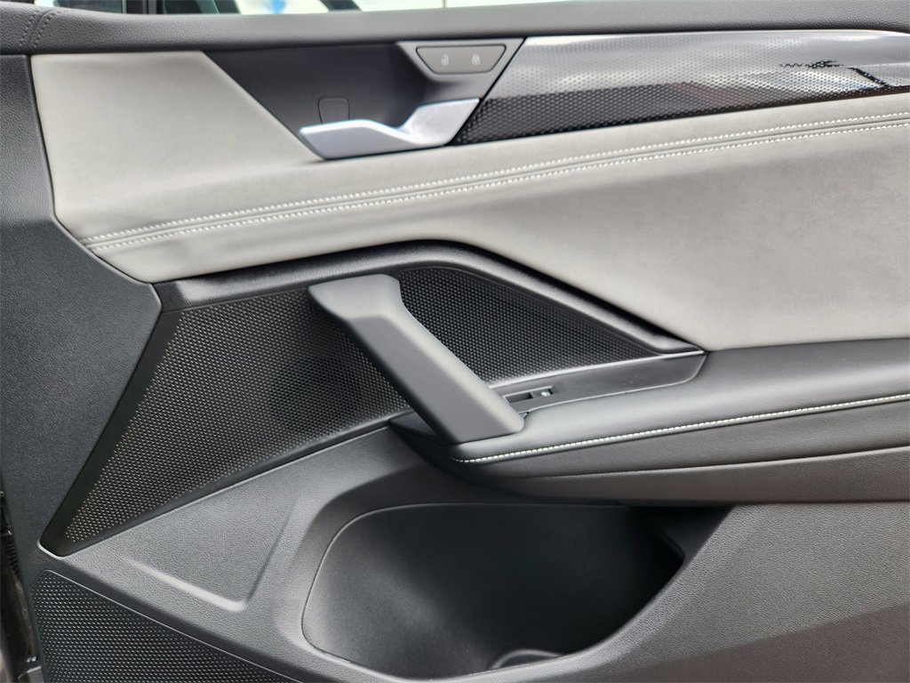 New 2025 Volkswagen Tiguan SE image 20