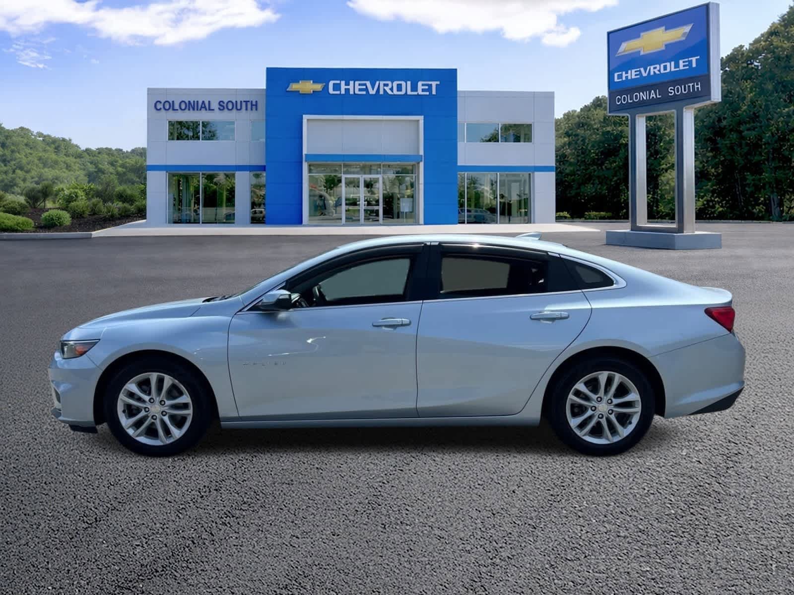 Certified 2017 Chevrolet Malibu LT FWD image 3