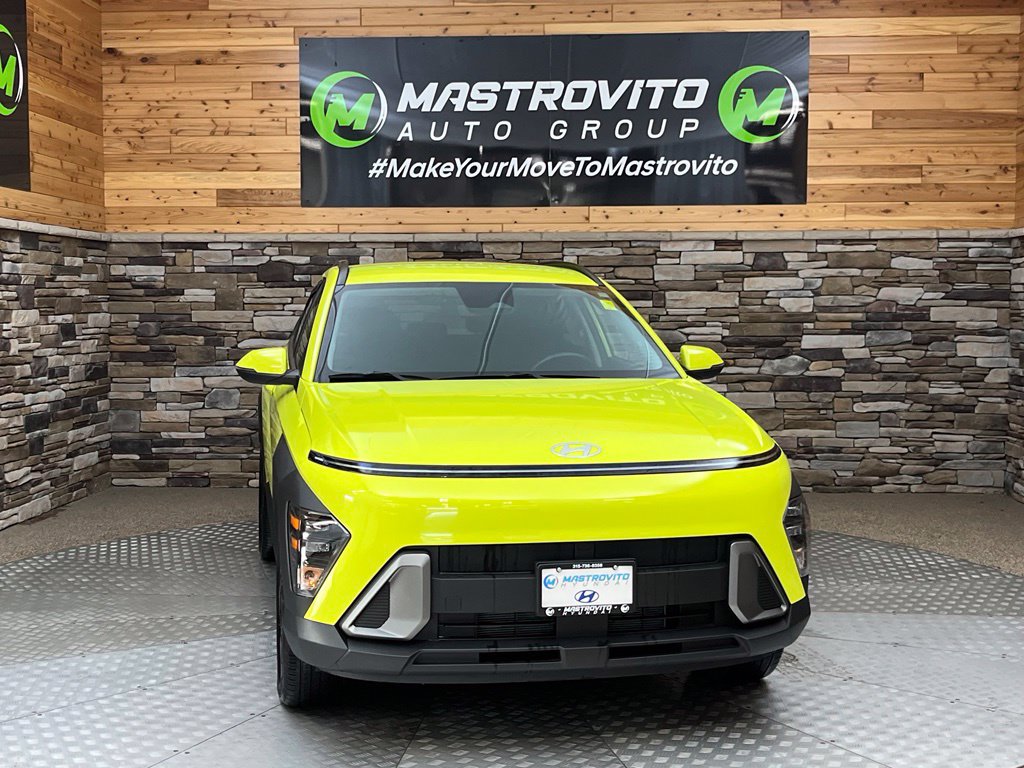 Used 2024 Hyundai Kona SEL AWD/4WD image 3
