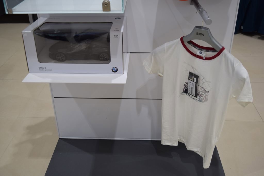 Used 2023 Nissan Frontier SV image 65