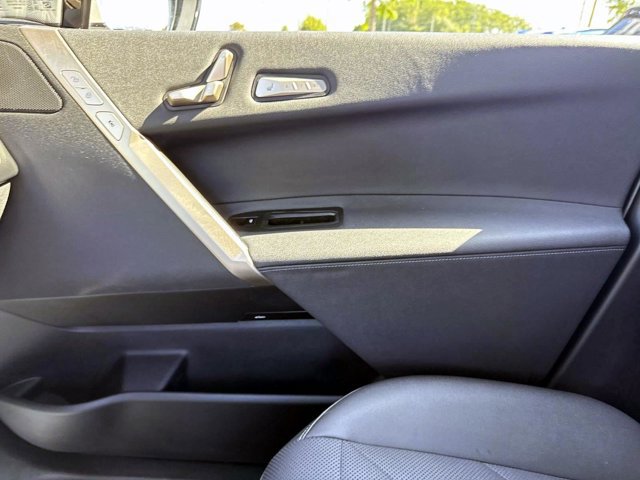 Used 2023 BMW iX xDrive50 w/ Sport Package AWD/4WD image 23