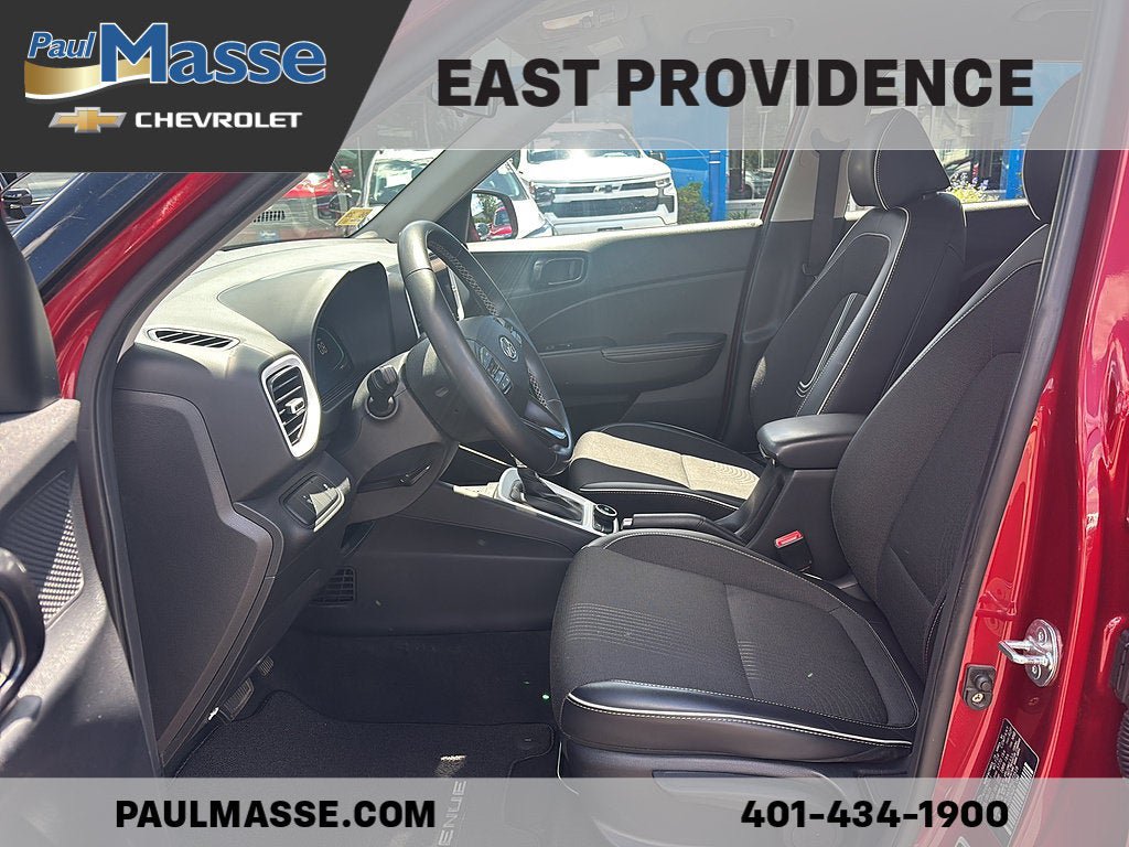 Used 2023 Hyundai Venue Limited w/ Cargo Package FWD image 16