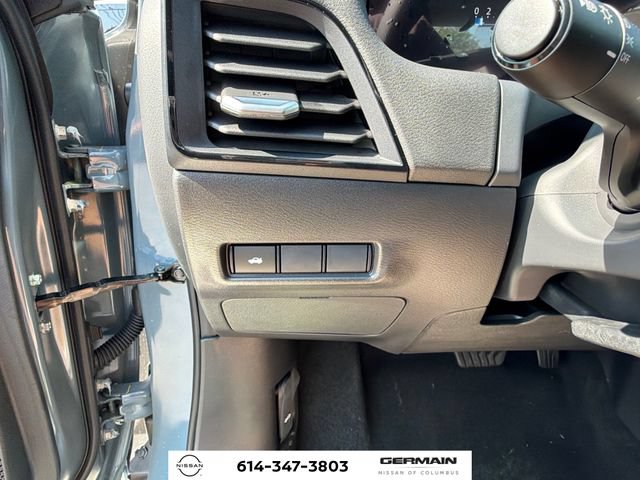 New 2026 Nissan Sentra SR FWD image 19