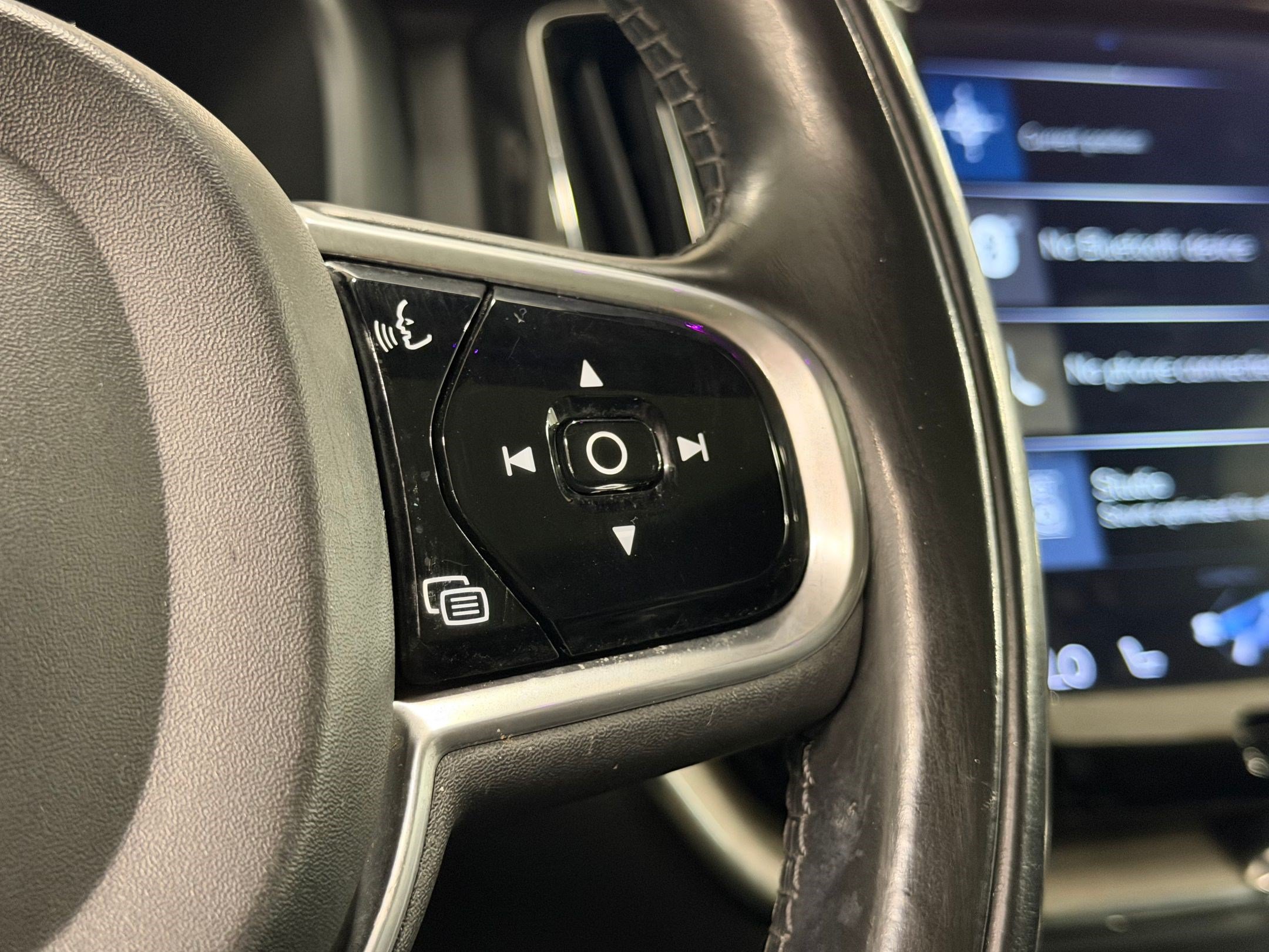 Used 2018 Volvo XC60 T6 Inscription w/ Convenience Package AWD/4WD image 15