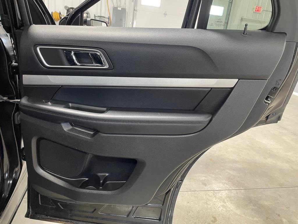 Used 2017 Ford Explorer XLT w/ Equipment Group 202A image 25