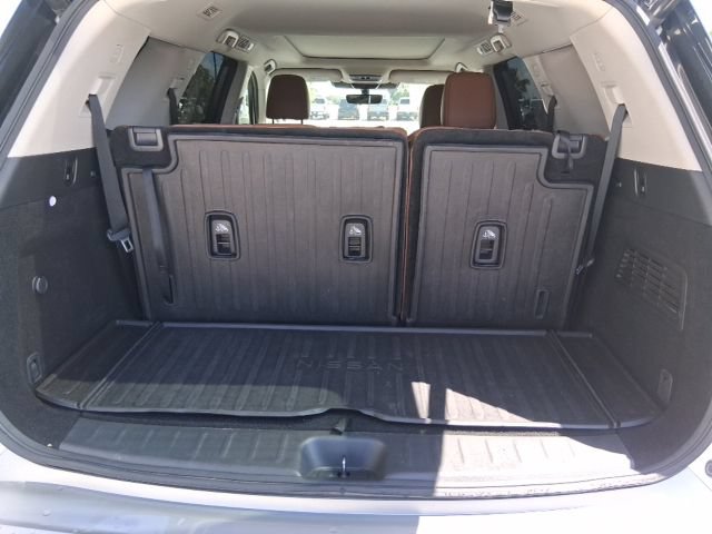Used 2023 Nissan Pathfinder Platinum FWD image 6