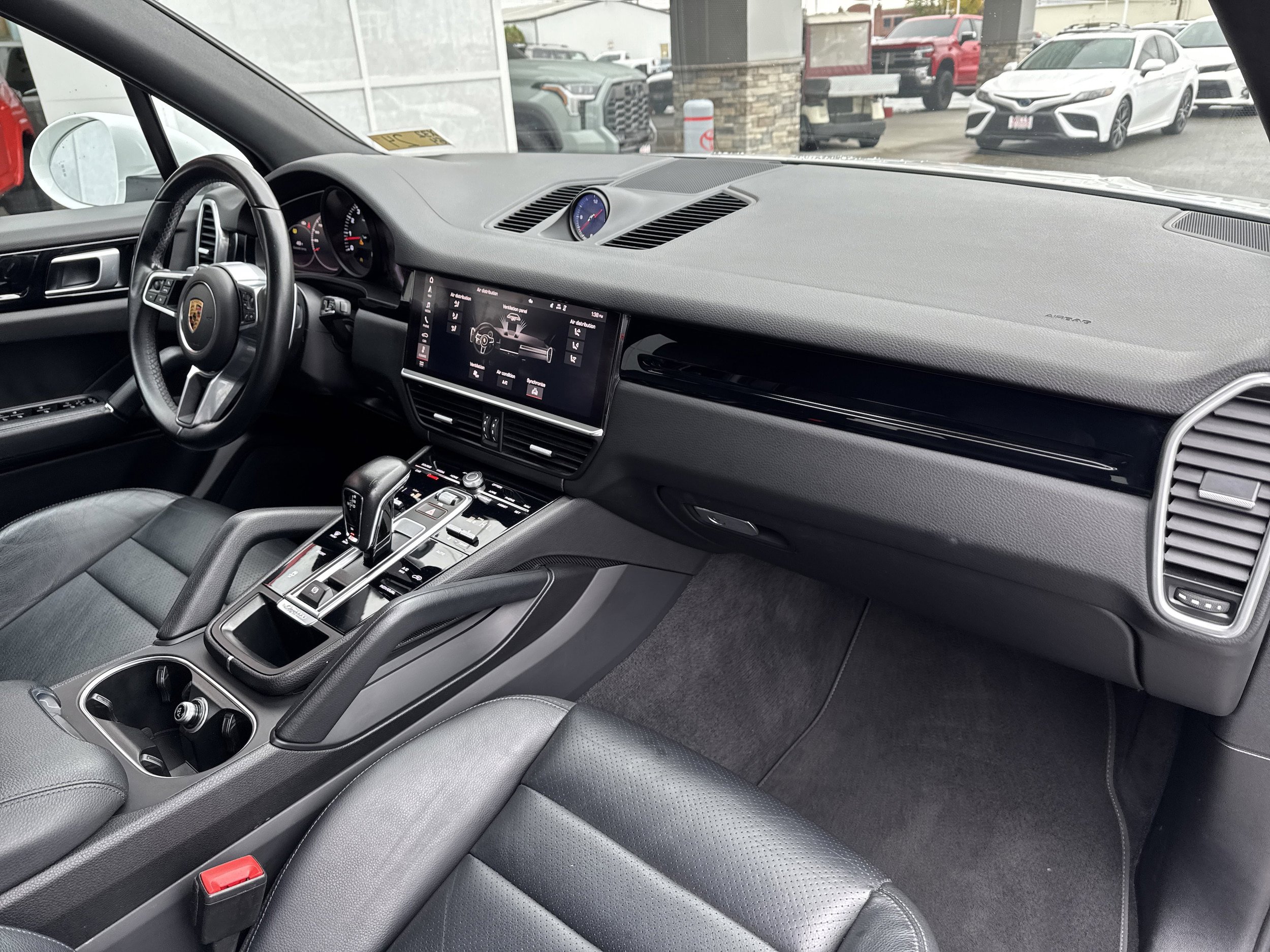 Used 2021 Porsche Cayenne AWD/4WD image 15