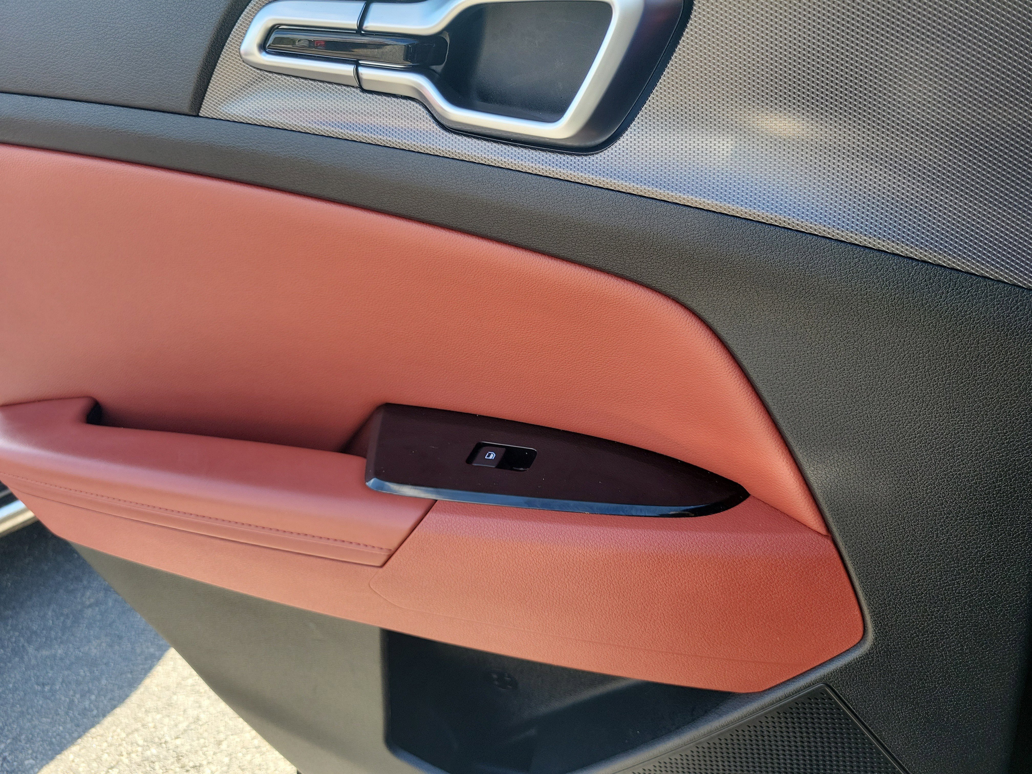 Used 2024 Kia Sportage SX image 14