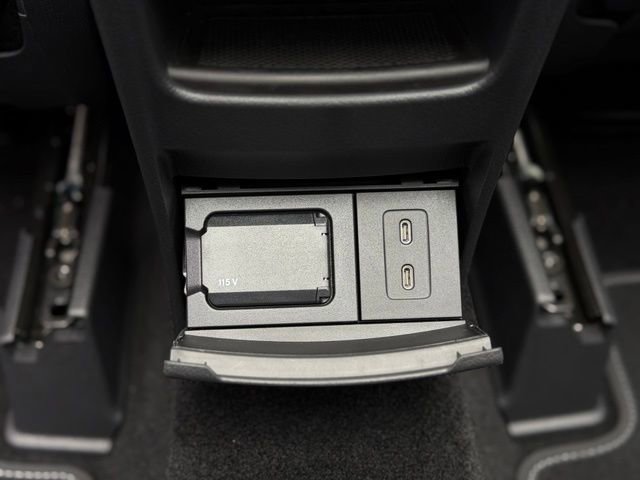 Used 2026 Mercedes-Benz GLB 250 4MATIC image 47