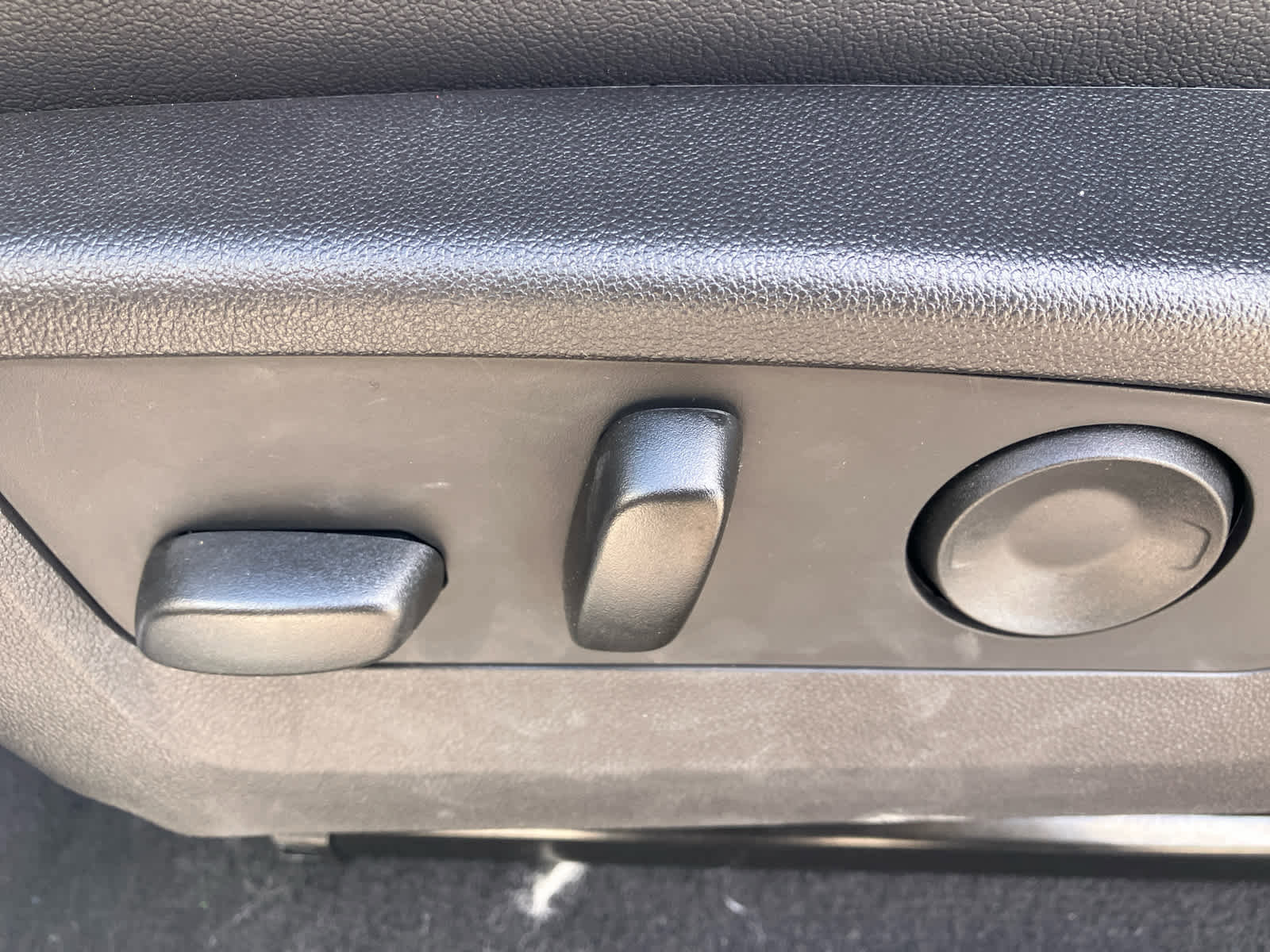 New 2026 GMC Canyon Elevation w/ Convenience Package RWD image 11