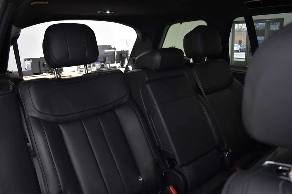 Used 2025 Land Rover Range Rover Long Wheelbase SE image 37