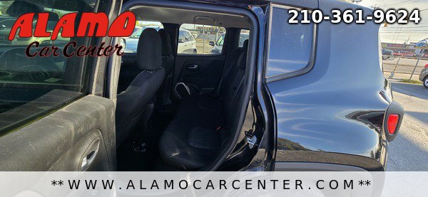 Used 2017 Jeep Renegade Latitude w/ Advanced Technology Group image 31