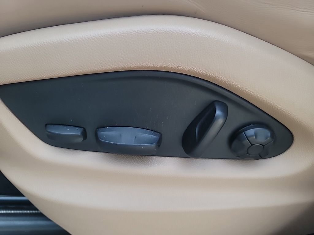 Used 2022 Porsche Cayenne AWD/4WD image 10