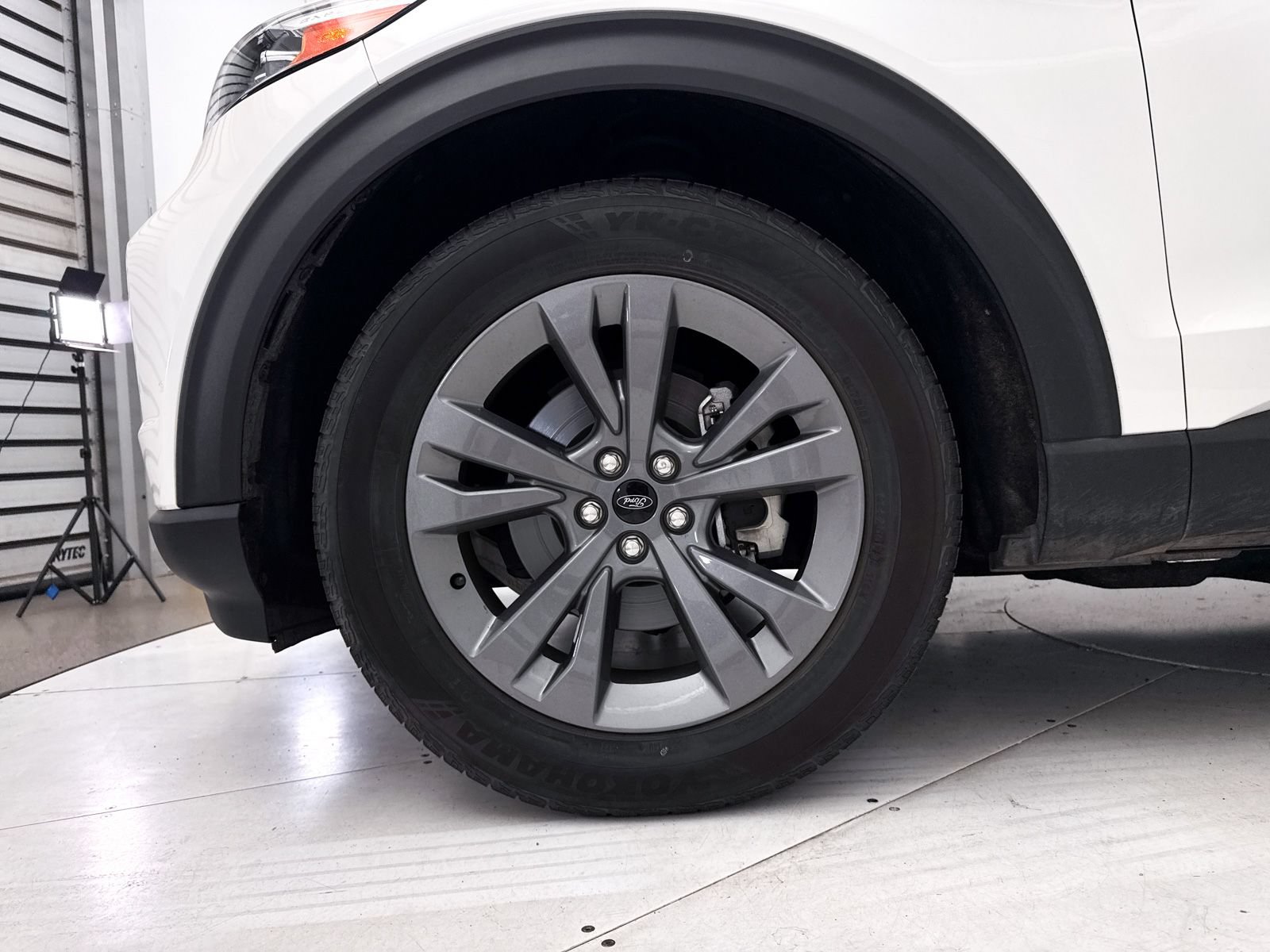 Used 2021 Ford Explorer XLT w/ Equipment Group 202A RWD image 15