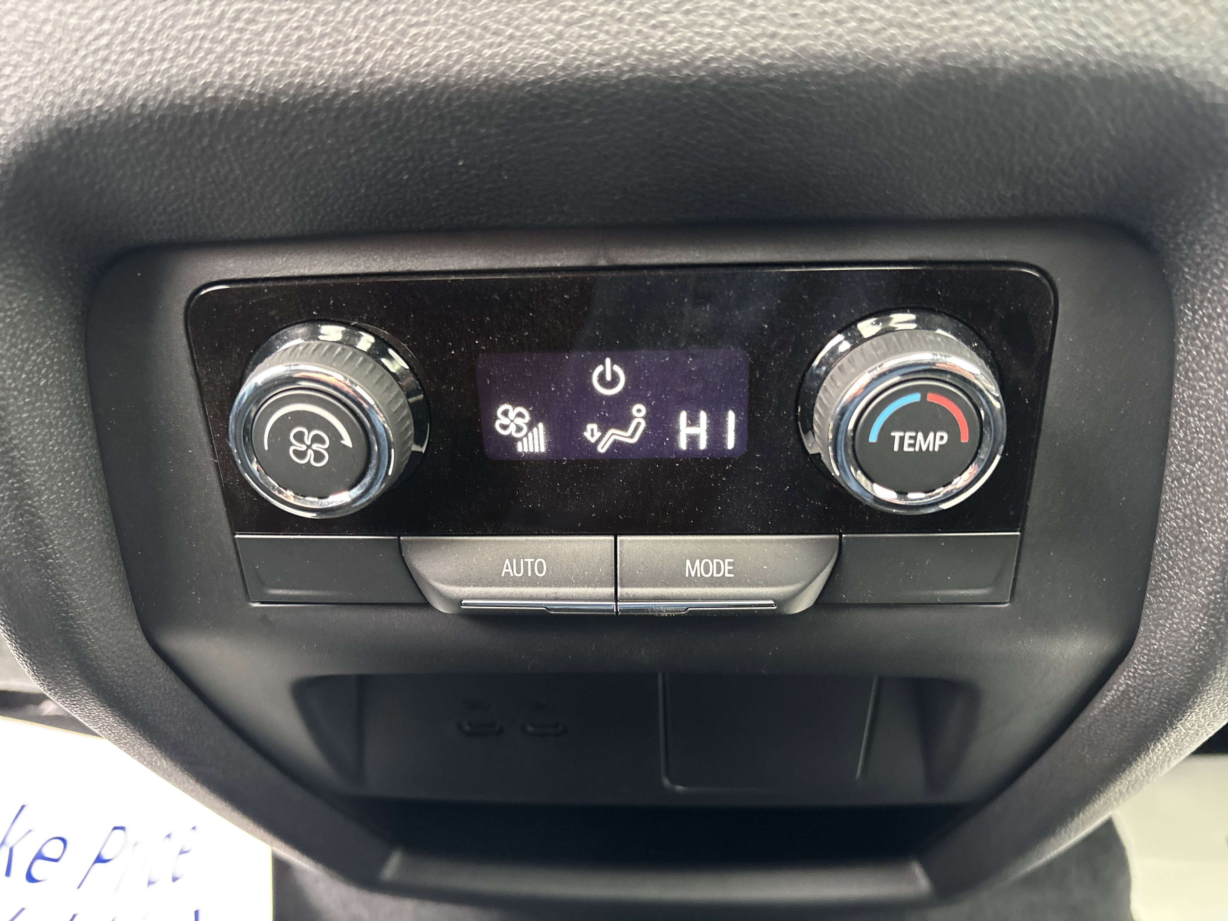 Used 2025 Chevrolet Traverse LT w/ Sun and Wheel Package image 33