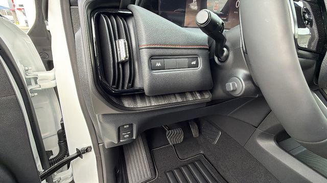 New 2026 Nissan Armada PRO-4X image 32