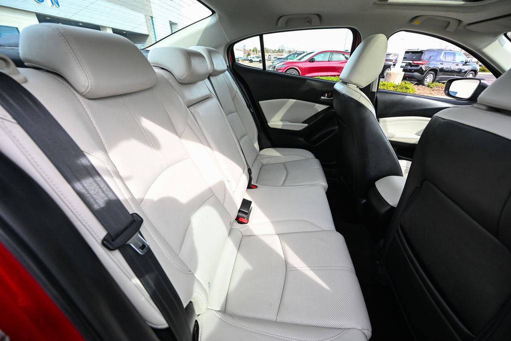 Used 2018 MAZDA MAZDA3 Grand Touring w/ Premium Equipment Package image 26