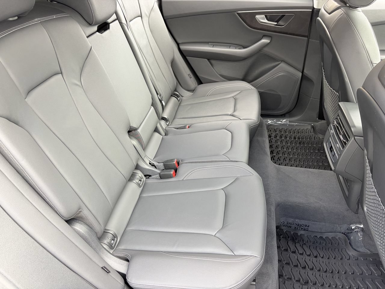 Used 2023 Audi Q8 Premium AWD/4WD image 13
