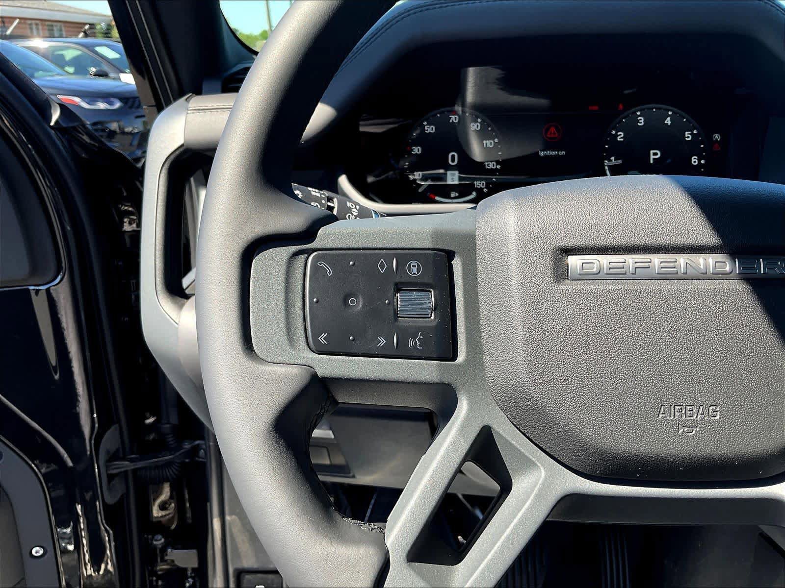 New 2026 Land Rover Defender 110 X-Dynamic SE AWD/4WD image 17