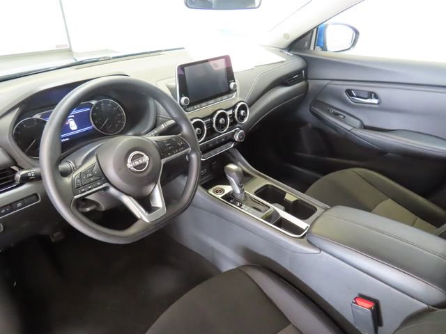 Used 2025 Nissan Sentra SV FWD image 4
