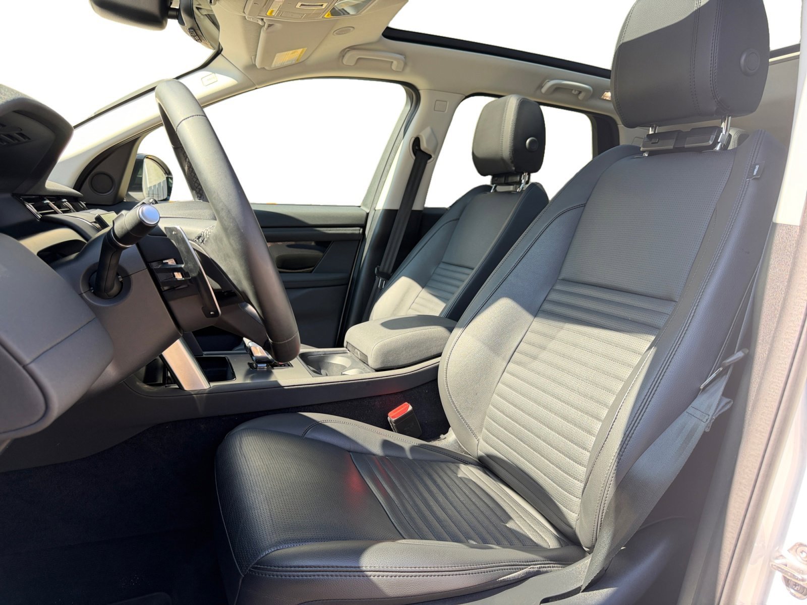 Used 2024 Land Rover Discovery Sport S image 10