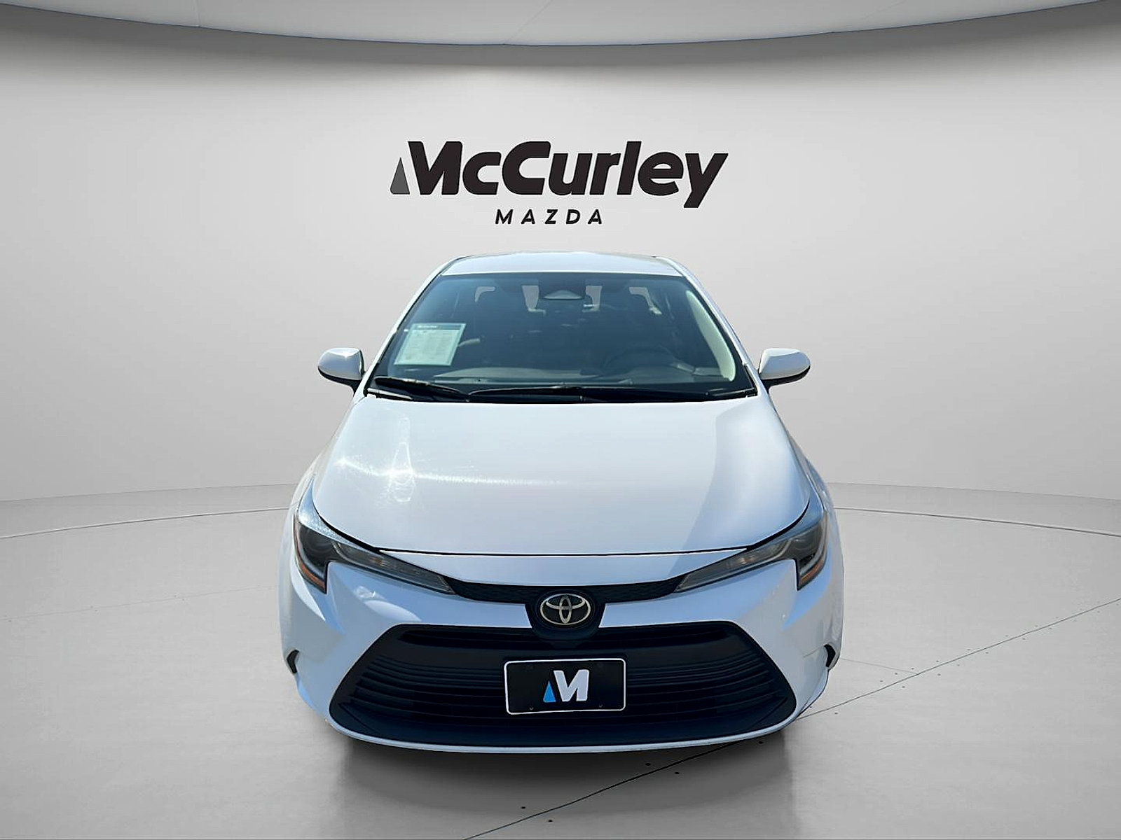 Used 2024 Toyota Corolla LE FWD image 2