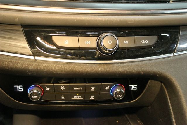 Used 2022 Buick Enclave Essence w/ Experience Buick Package image 28