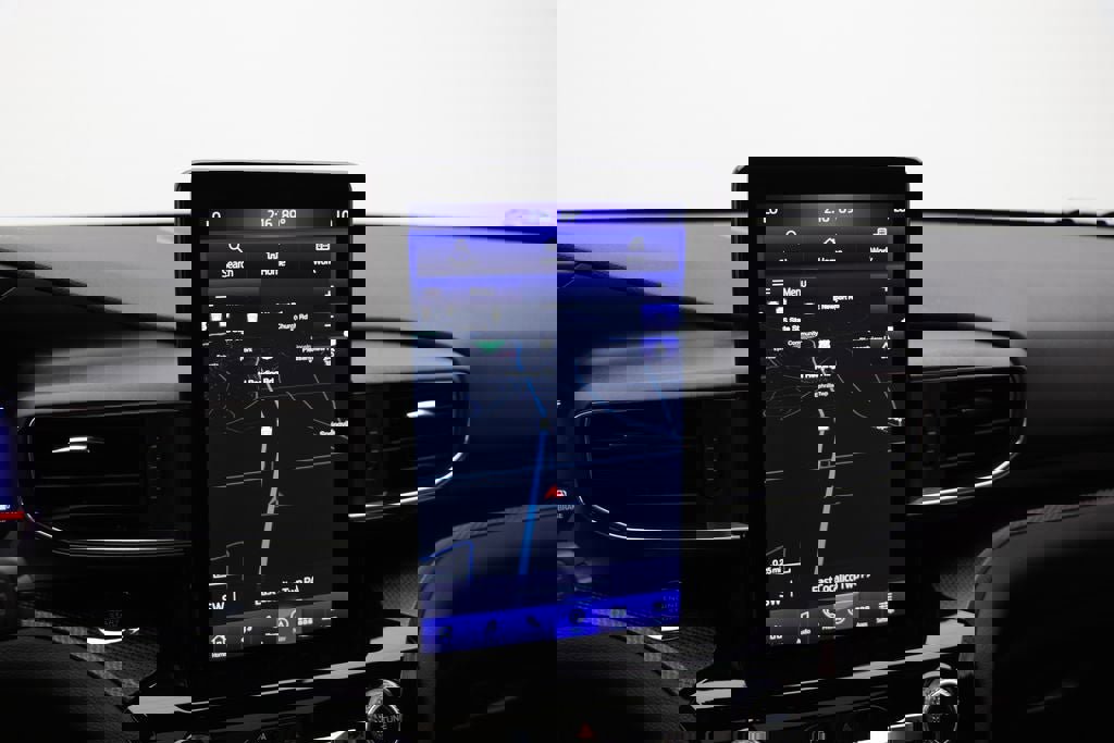 Used 2024 Ford Explorer ST w/ Technology Package image 18