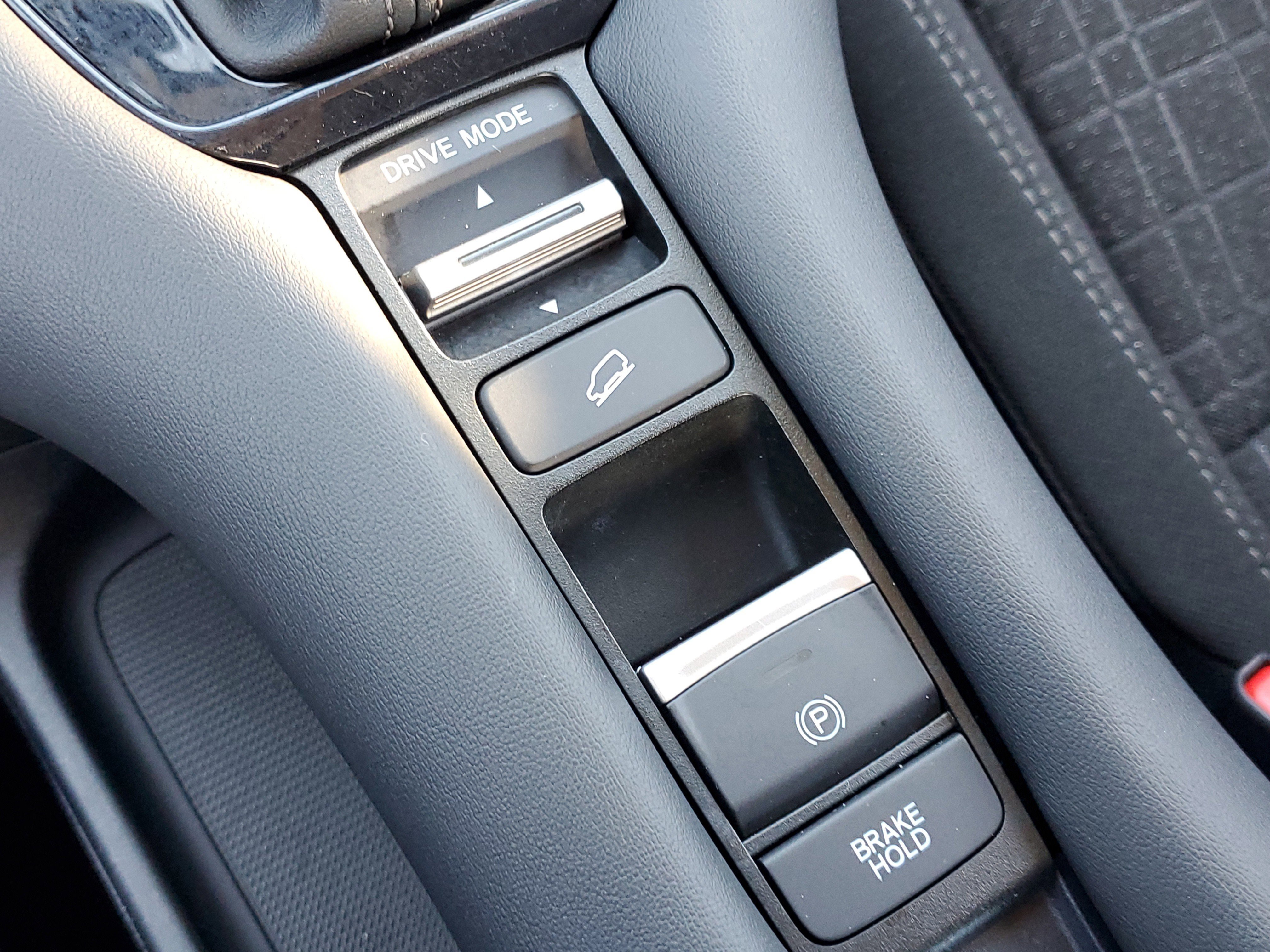 Used 2025 Honda HR-V LX image 28