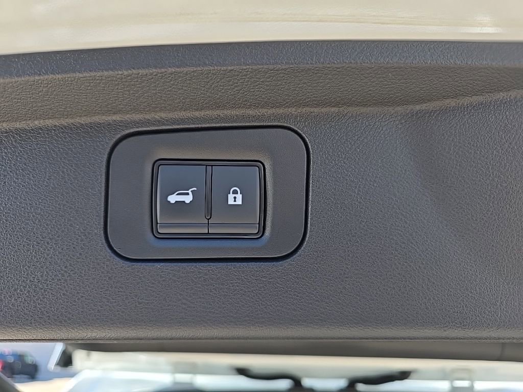 Used 2025 Nissan Armada Platinum Reserve AWD/4WD image 9