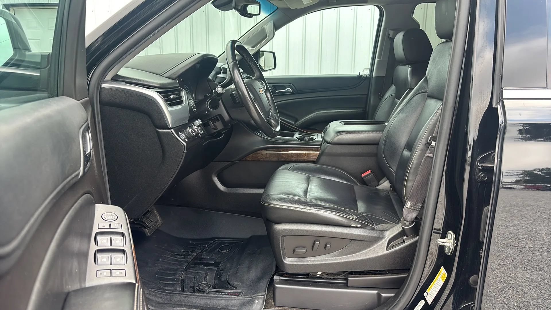 Used 2015 Chevrolet Suburban LT AWD/4WD image 21