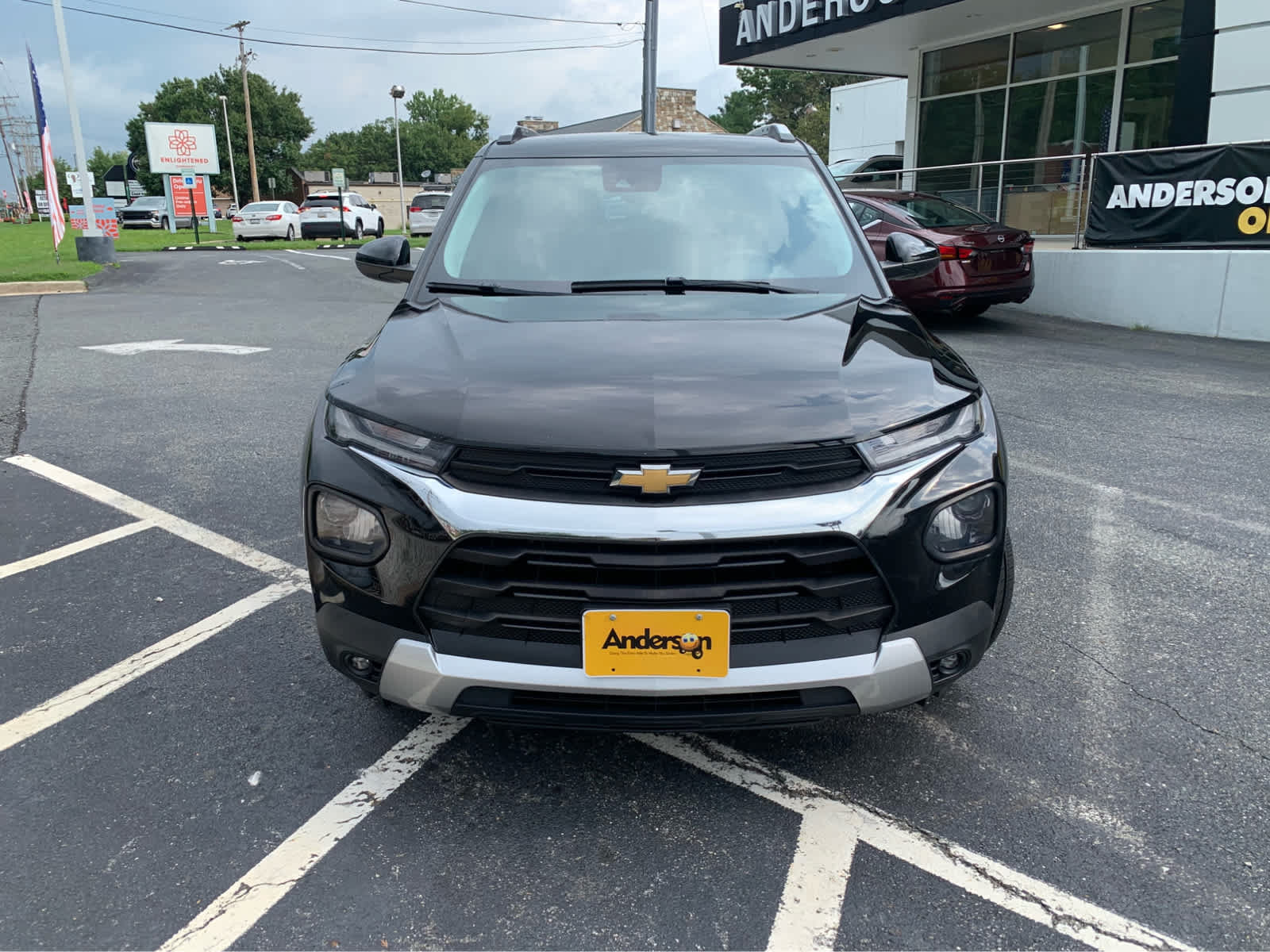 Used 2021 Chevrolet TrailBlazer LT w/ Convenience Package FWD image 2
