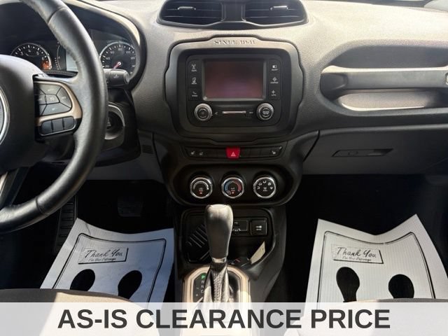 Used 2016 Jeep Renegade Latitude w/ Cold Weather Group FWD image 11