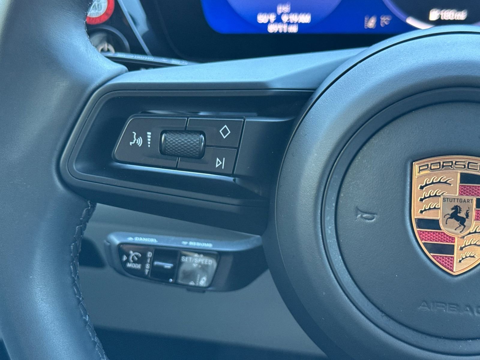 Used 2025 Porsche Macan 4 Electric image 29