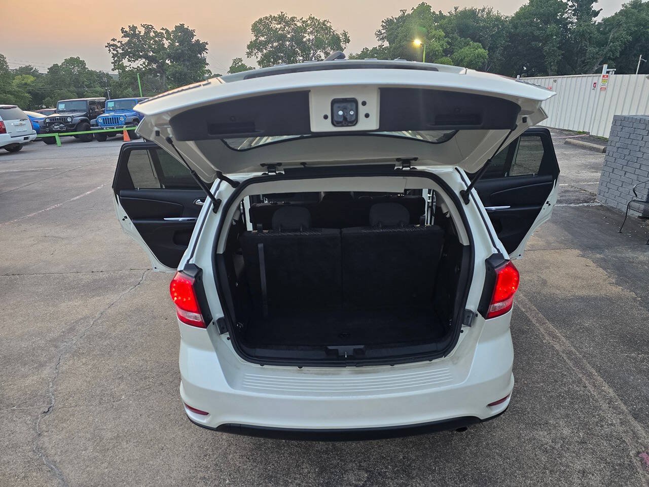 Used 2016 Dodge Journey SXT FWD image 50