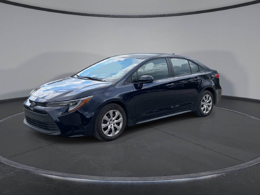 Used 2025 Toyota Corolla LE FWD image 4