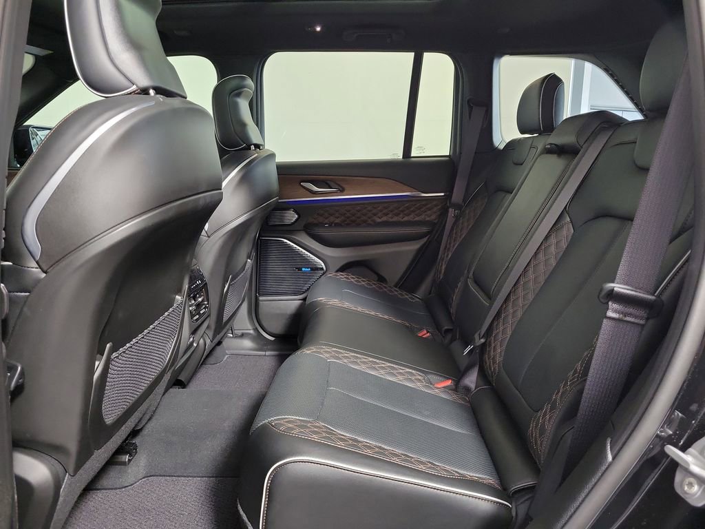 Used 2025 Jeep Grand Cherokee Summit w/ Obsidian Package image 22