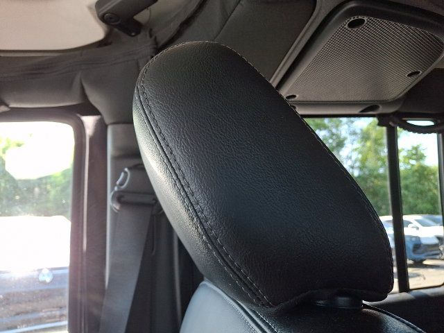 Used 2017 Jeep Wrangler Unlimited Sahara AWD/4WD image 17
