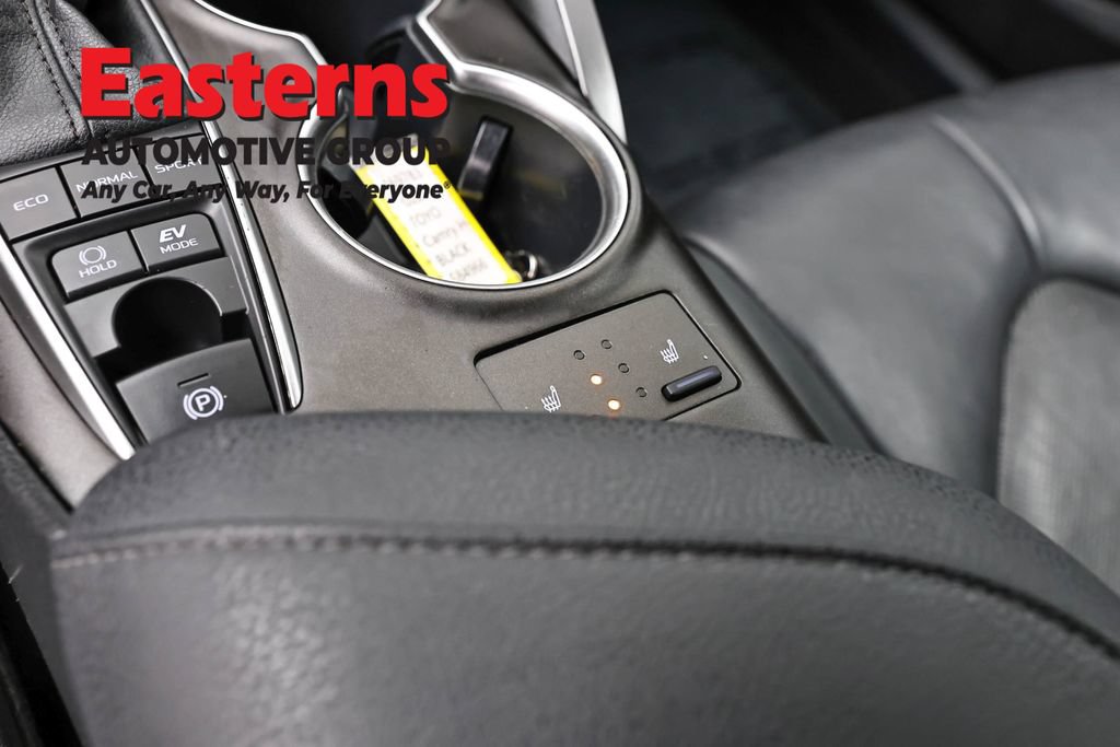 Used 2022 Toyota Camry XLE FWD image 21