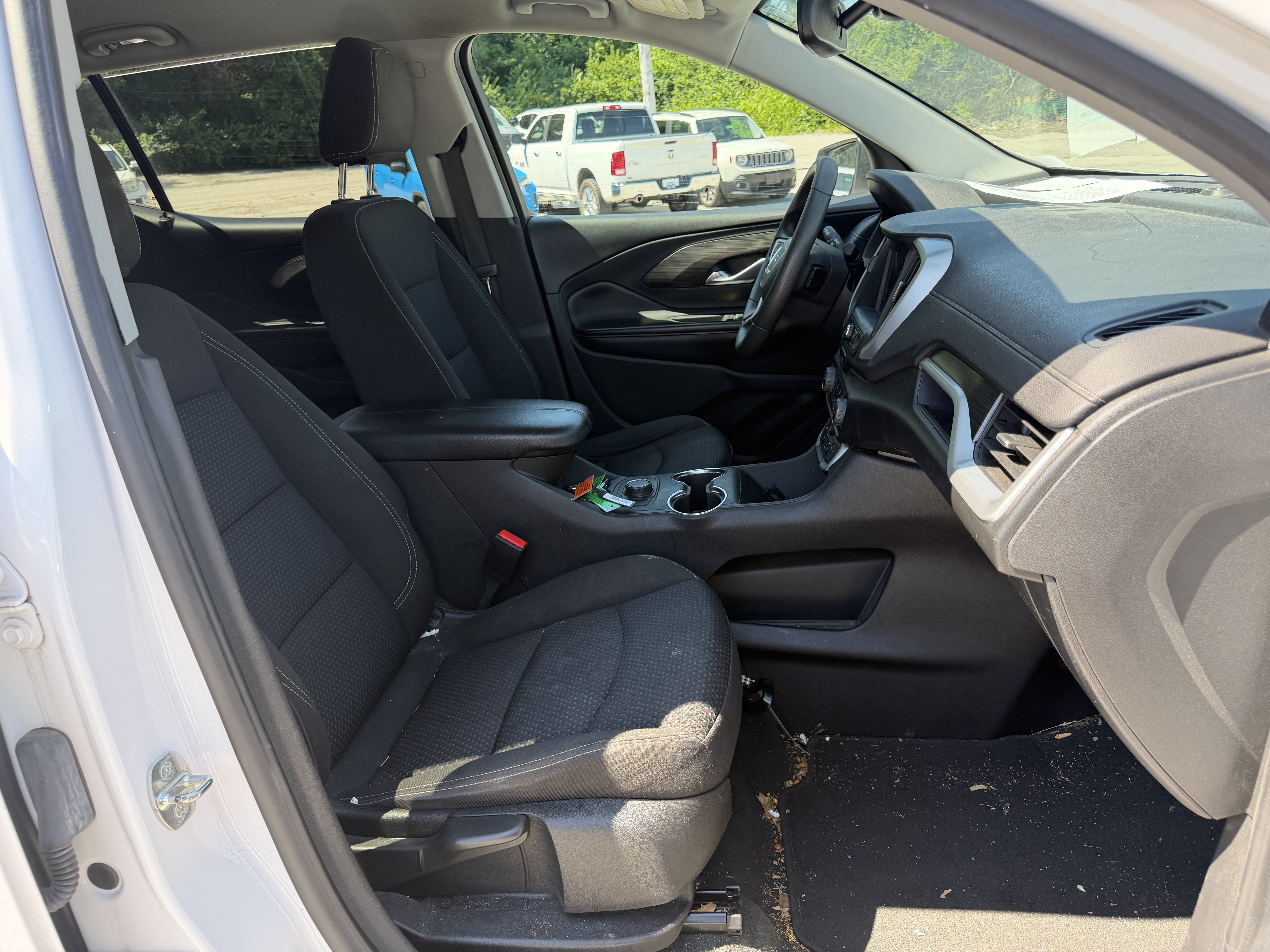 Used 2022 GMC Terrain SLE FWD image 11