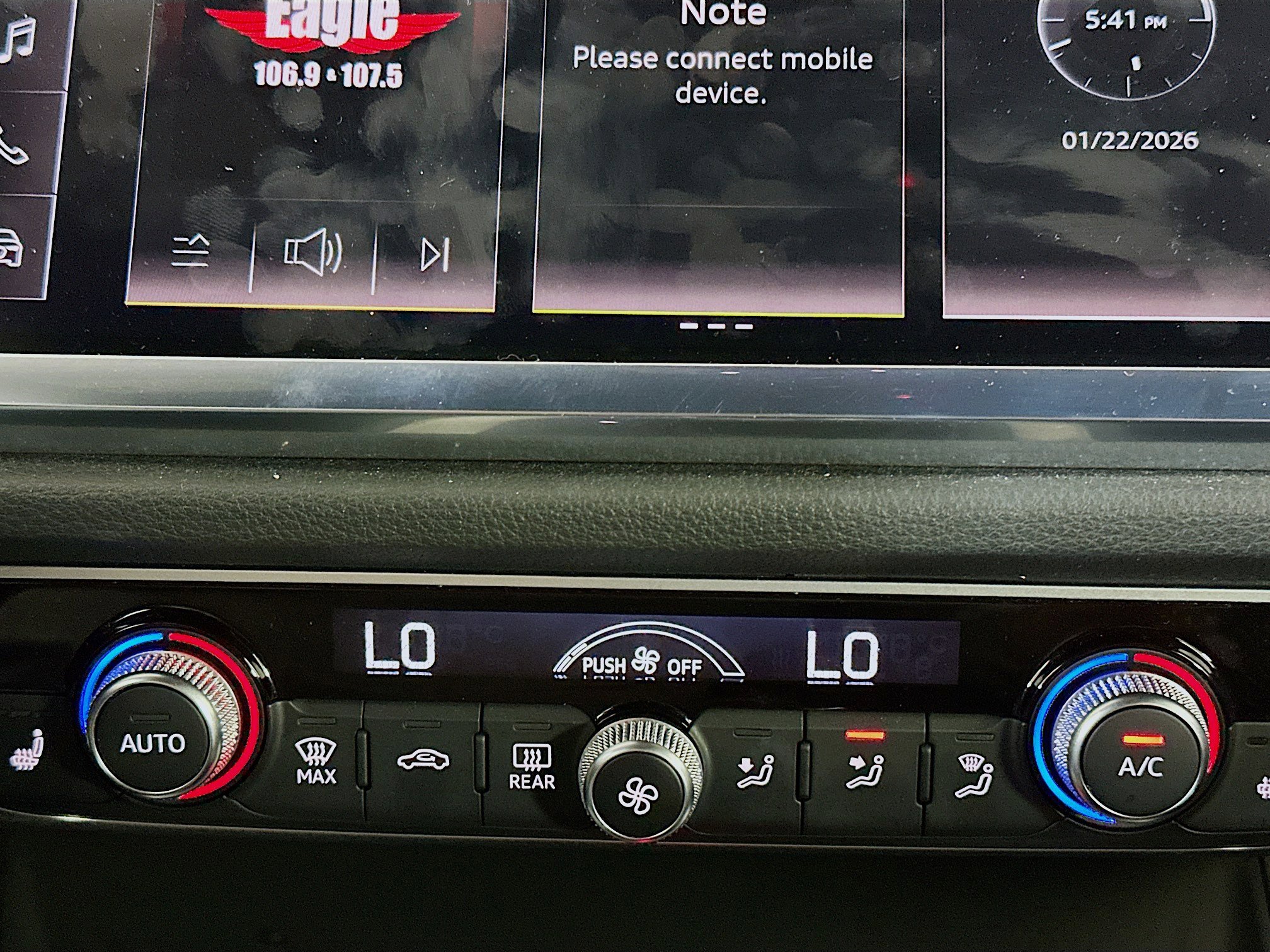 Used 2025 Audi Q3 2.0T Premium image 22